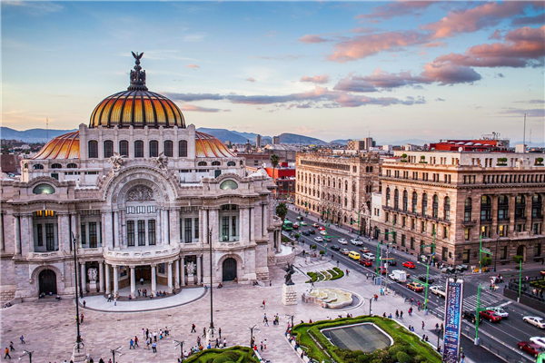 bellas artes dans le zocalo de mexico