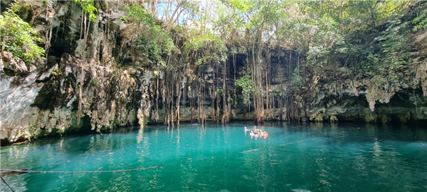 cenote a decouvrir lors du voyage en petit groupe au mexique