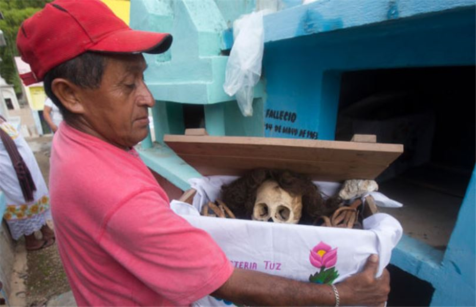 fête des morts au Mexique au cimetière de Pomuch