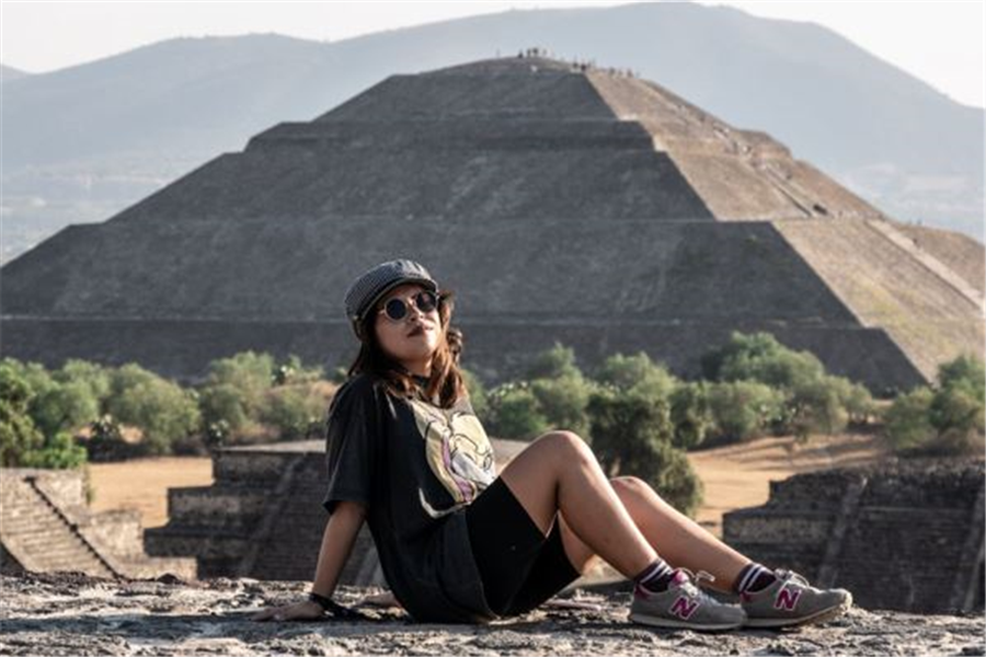 se prendre en photo devant les pyramides de teotihuacan