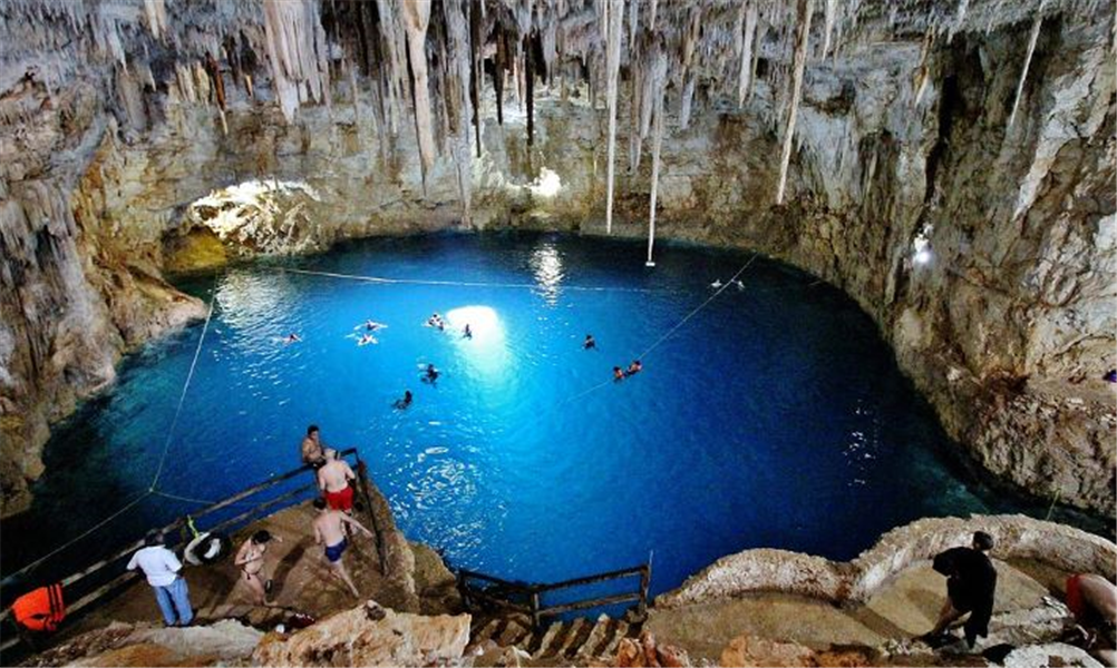 l'un des plus beaux cenotes a visiter en famille proche de valladolid 