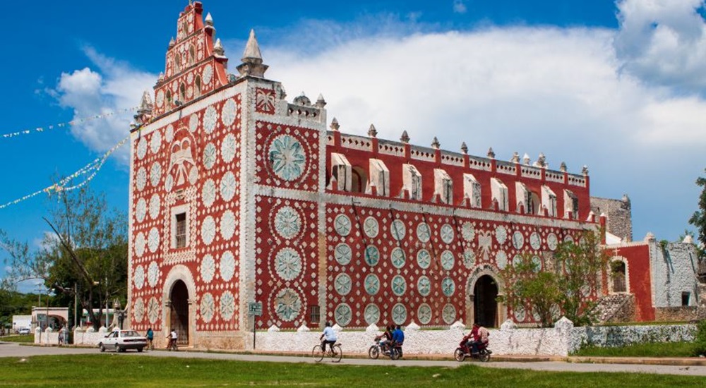 eglise de Uayma en circuit au yucatan