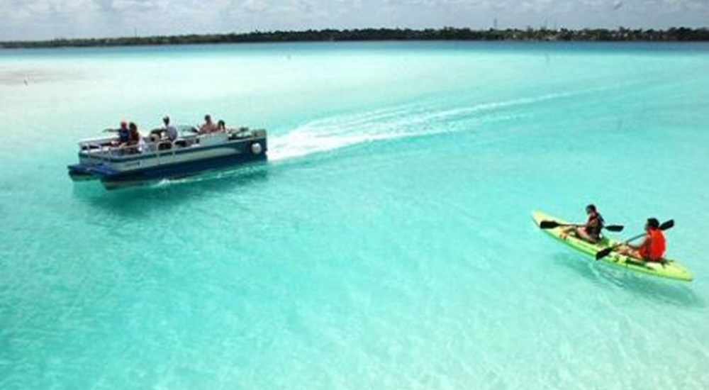 faire une balade en bateau ou en paddle à Bacalar