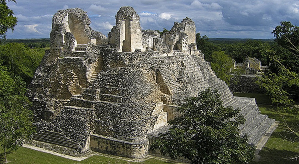 Découvrir Becan un site peu touristique lors de son voyage au Yucatan