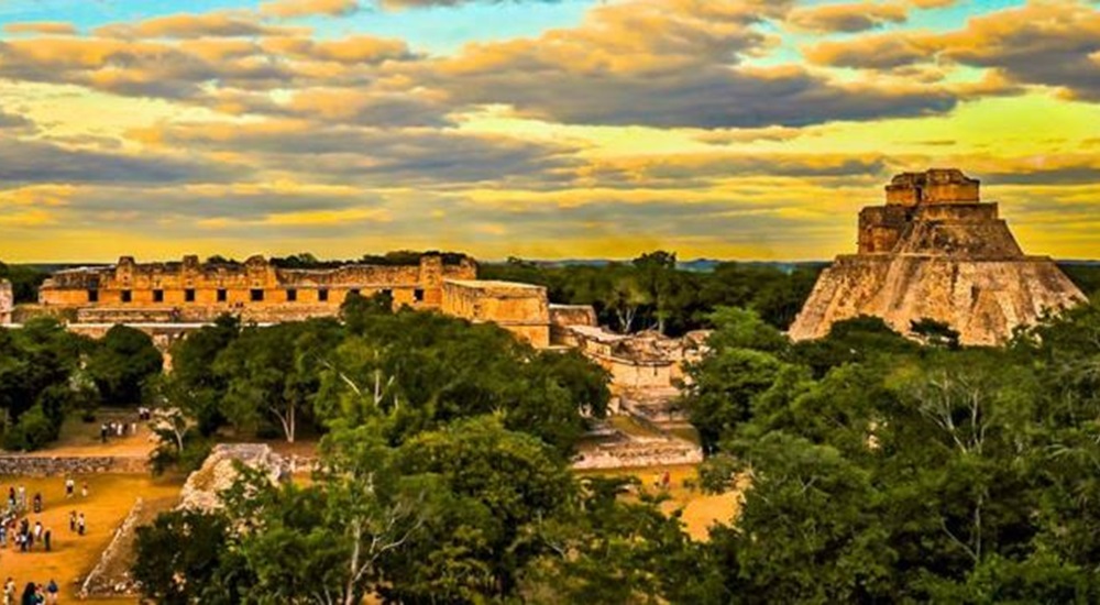 explorer la pyramide du magicien, le quadrilatère des nones avec ses enfants dans le Yucatan