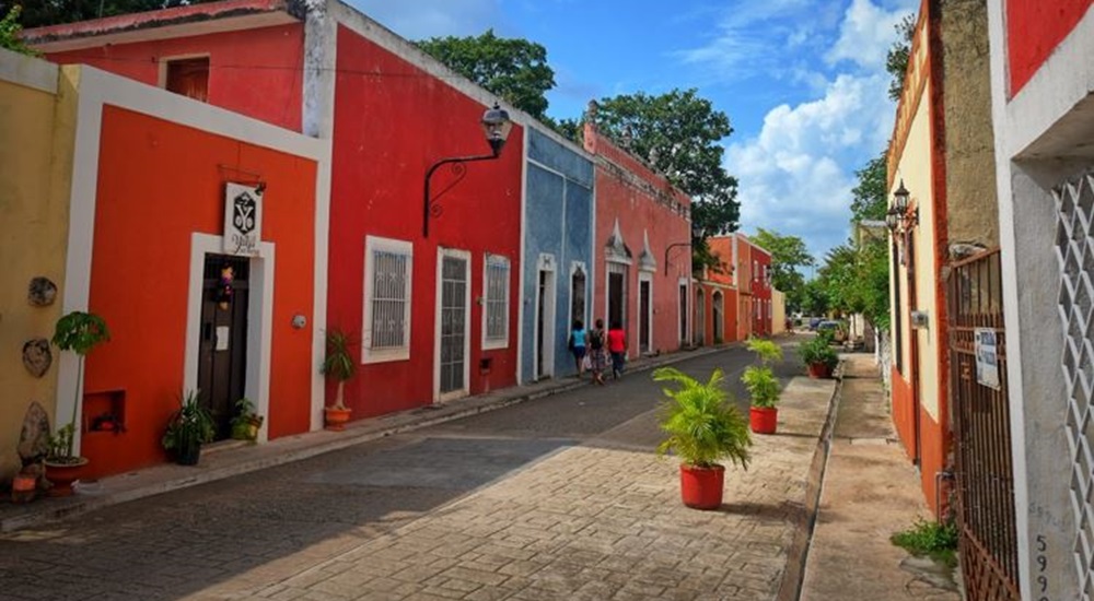 flaner dans les ruelles colorées de valladolid en toute sécurité avec sa famille