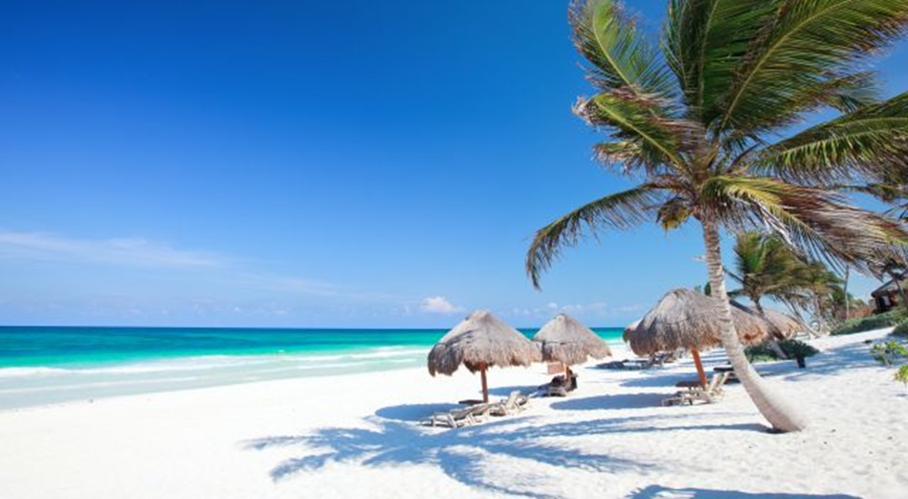 détente sur la plage à Tulum