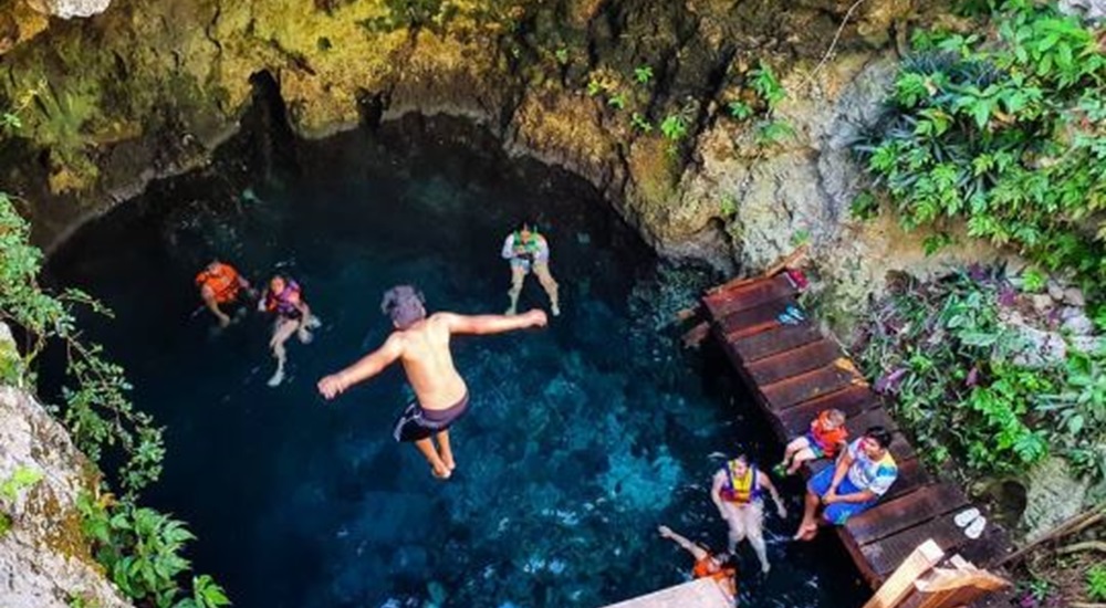 plongeon dans un cenote