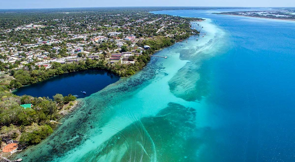 cenote azul à Bacalar