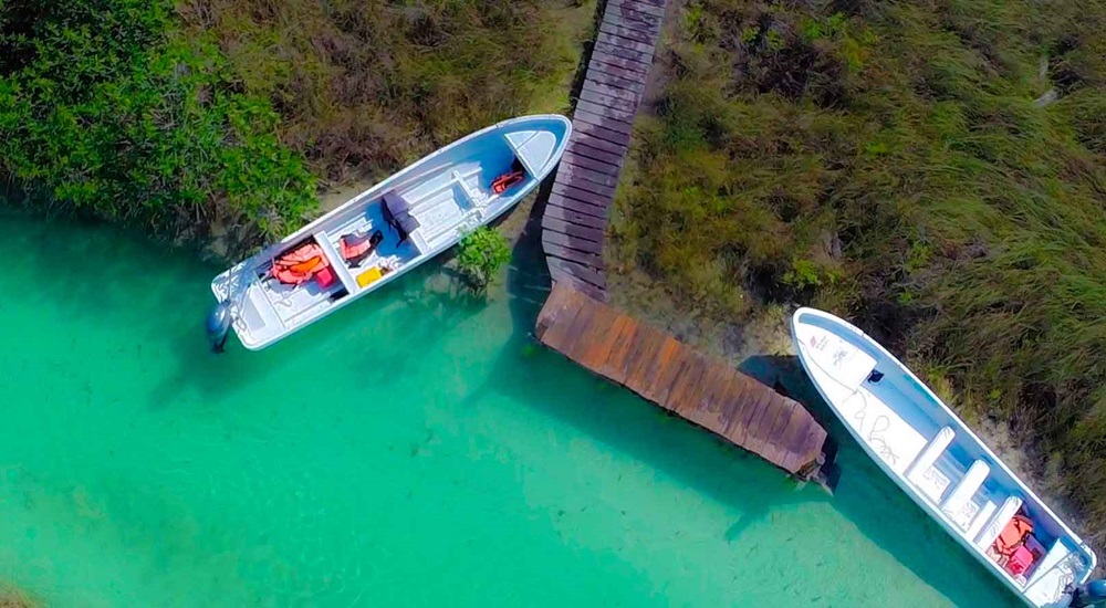 bateaux de la rivière de sian kaan