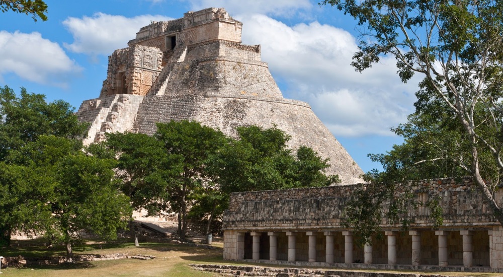 pyramide du magicien a Uxmal