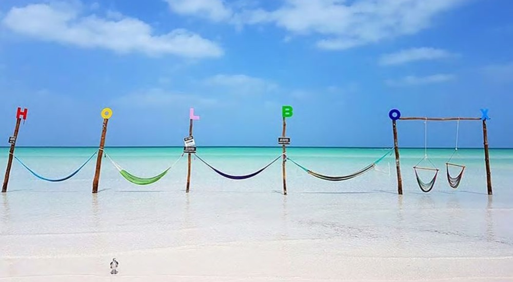 hamacs dans la mer a holbox