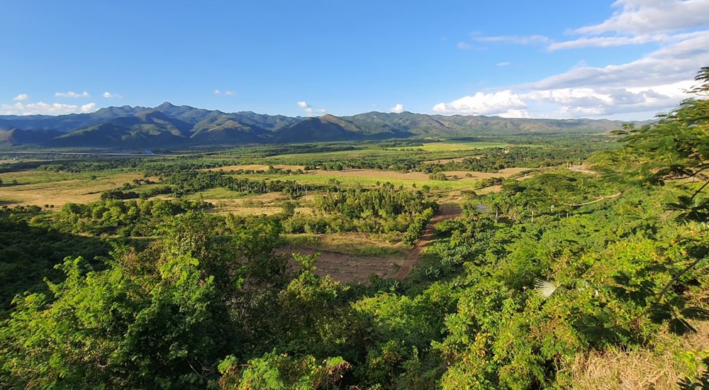 valle de los ingenios en autotour a cuba