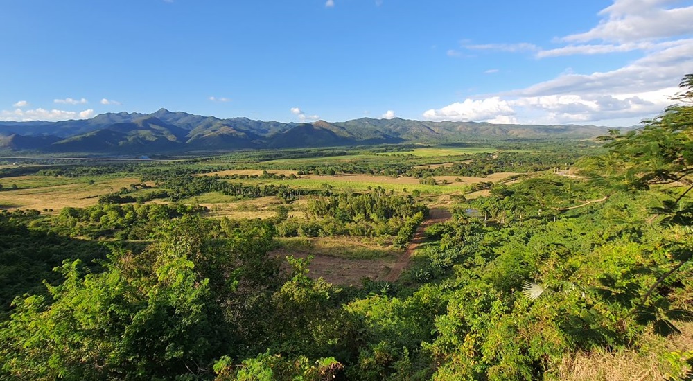 valle de los ingenios en autotour a cuba