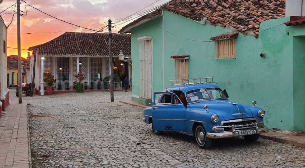 voiture américaine dans la rue a Trinidad