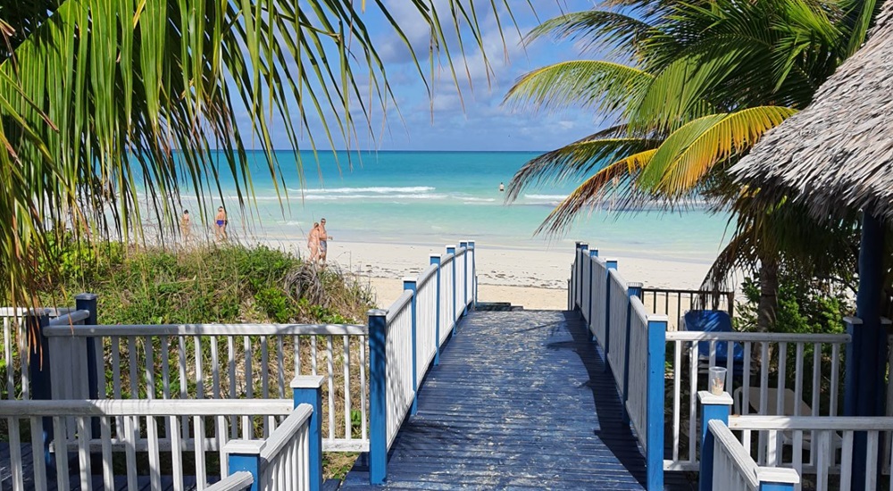 vue de la mer des caraibes a cuba