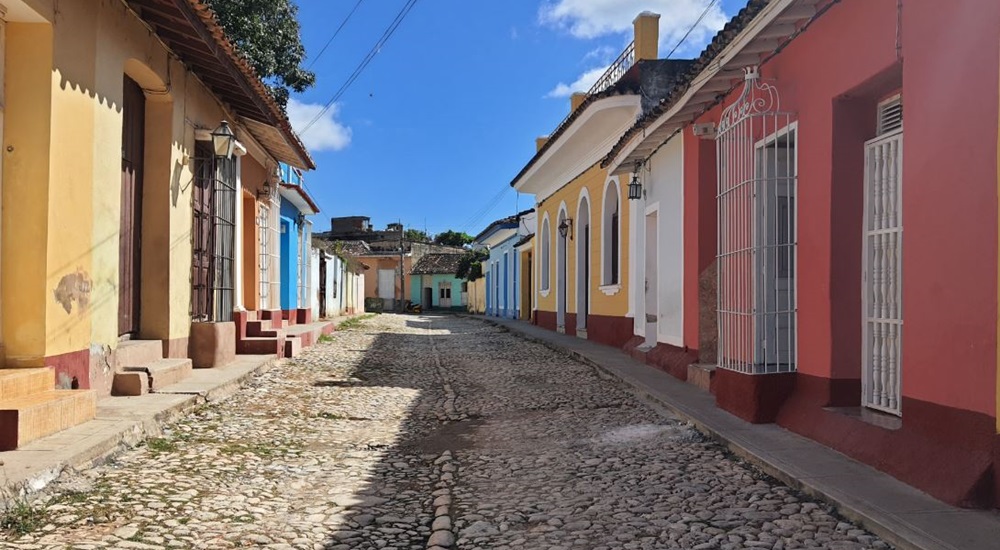 ruelle colorée de trinidad a cuba