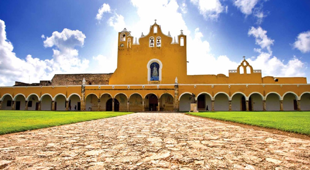 visiter izamal en circuit au Mexique