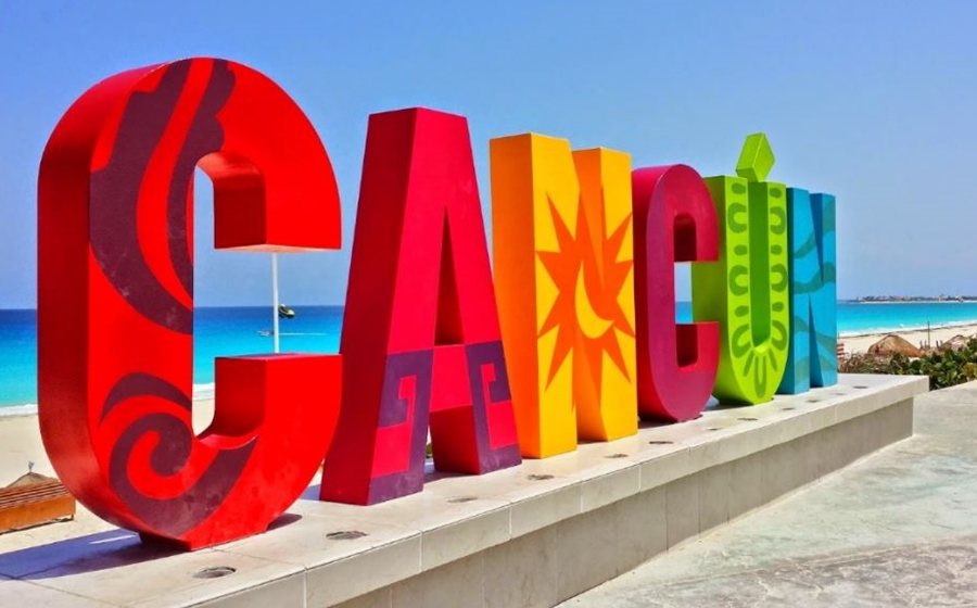 lettres cancun au bord de la plage